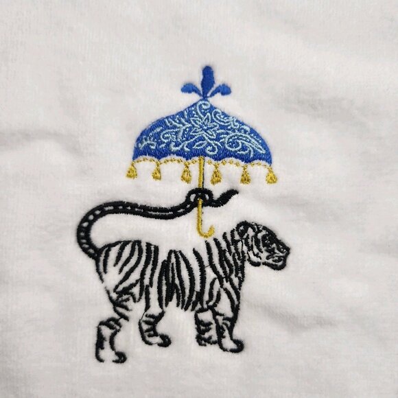 GE LIVING Embroidered Circus Animals Leopard and Tiger Decorative Hand Towels - Picture 5 of 7